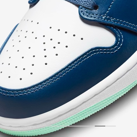 ‼️SOLD‼️ Air Jordan 1 Mid - Picture 7 of 13